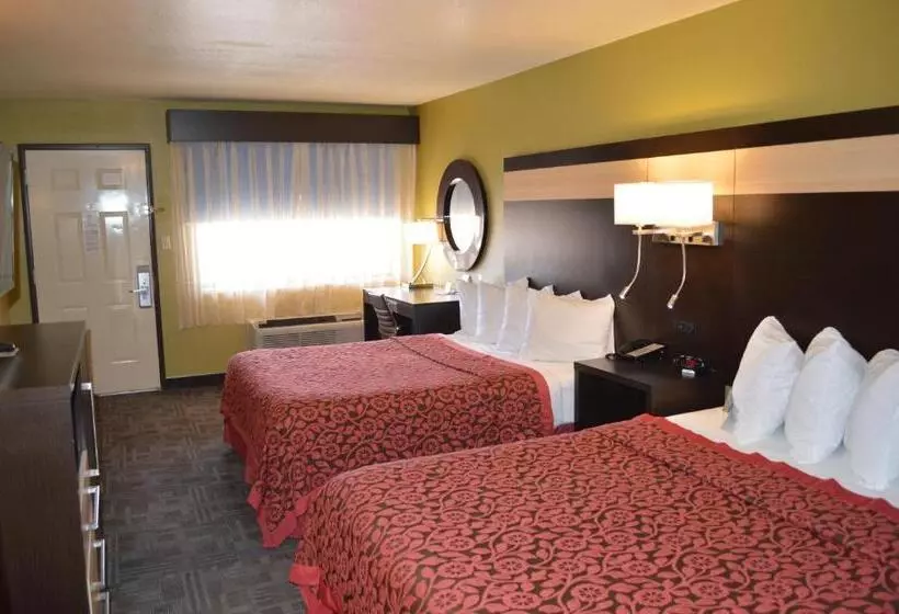 Отель Days Inn By Wyndham Carlsbad