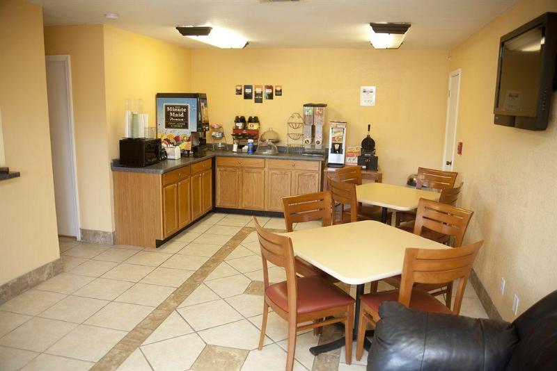 Hotel Days Inn By Wyndham Defuniak Springs