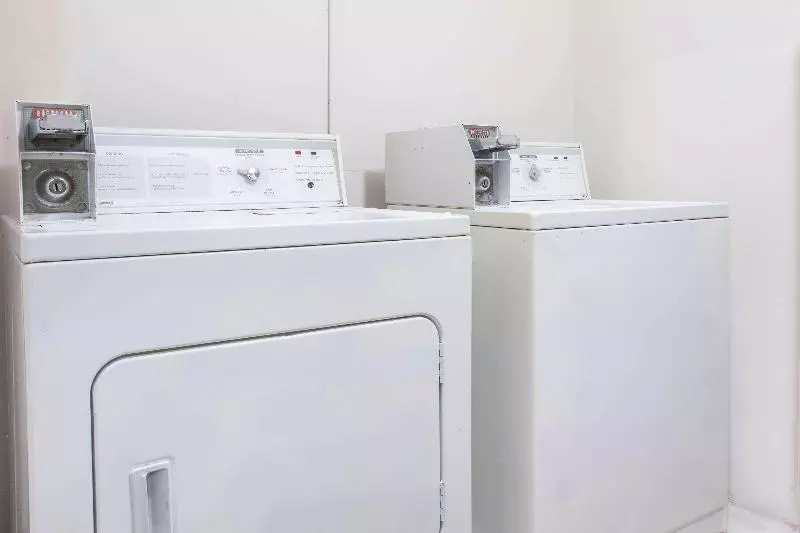 هتل Days Inn By Wyndham Harrison