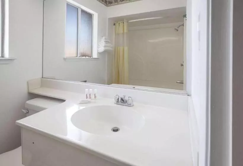 호텔 Days Inn By Wyndham Oroville