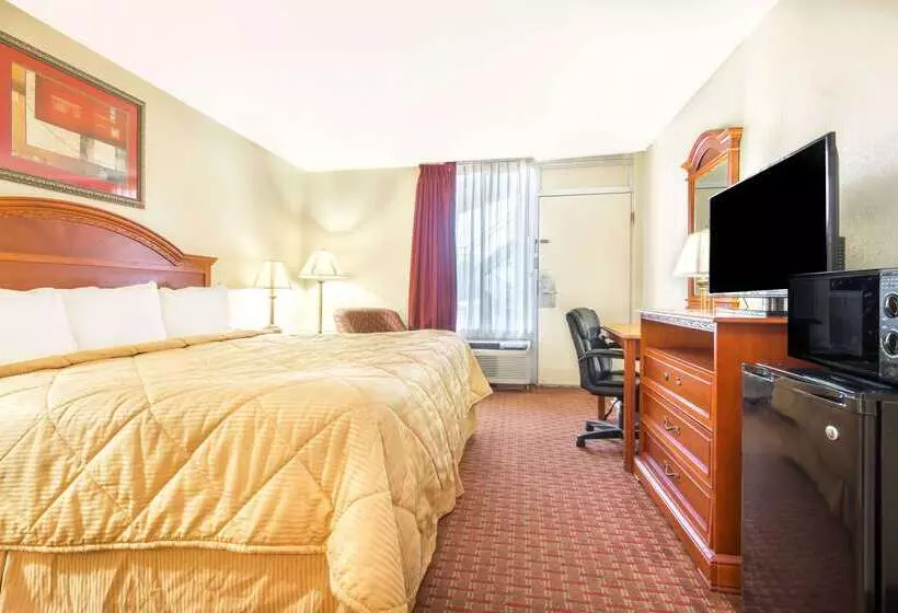 Отель Days Inn By Wyndham Shorter