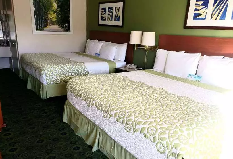 호텔 Days Inn By Wyndham Westley