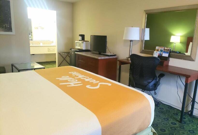 فندق Days Inn By Wyndham Westley