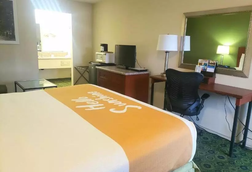 호텔 Days Inn By Wyndham Westley