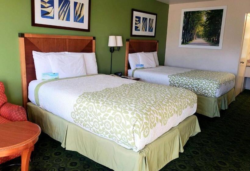 فندق Days Inn By Wyndham Westley