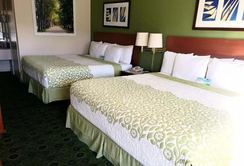 호텔 Days Inn By Wyndham Westley