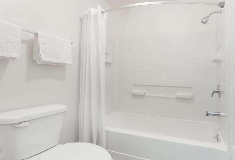 فندق Days Inn By Wyndham Westley