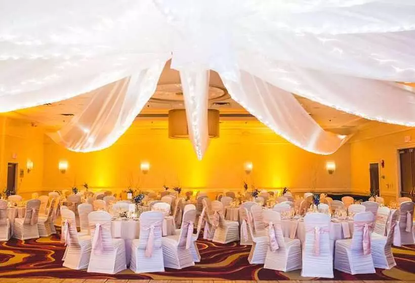 호텔 Embassy Suites By Hilton Cleveland Beachwood