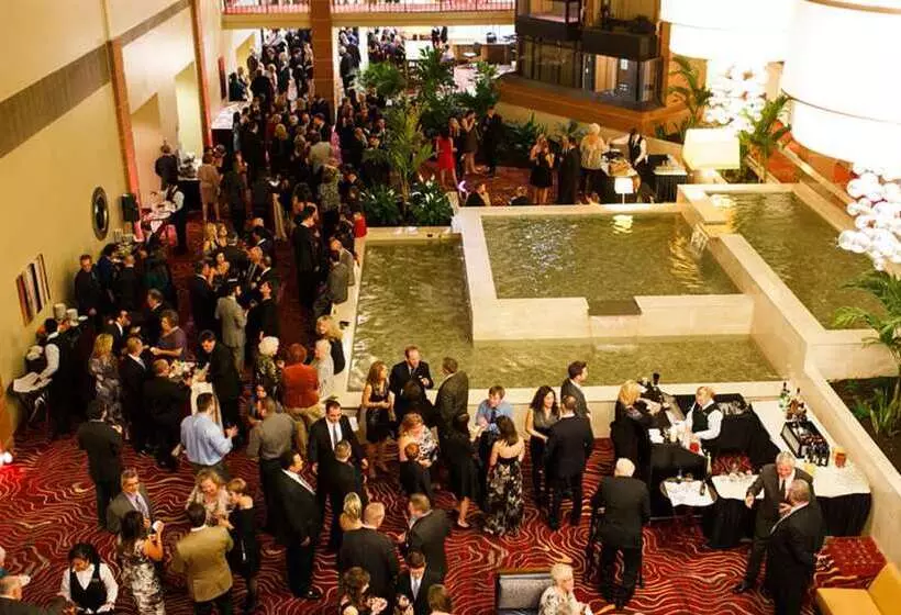 호텔 Embassy Suites By Hilton Cleveland Beachwood