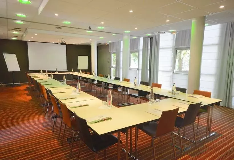 Greenhotels Roissy Parc Des Expositions