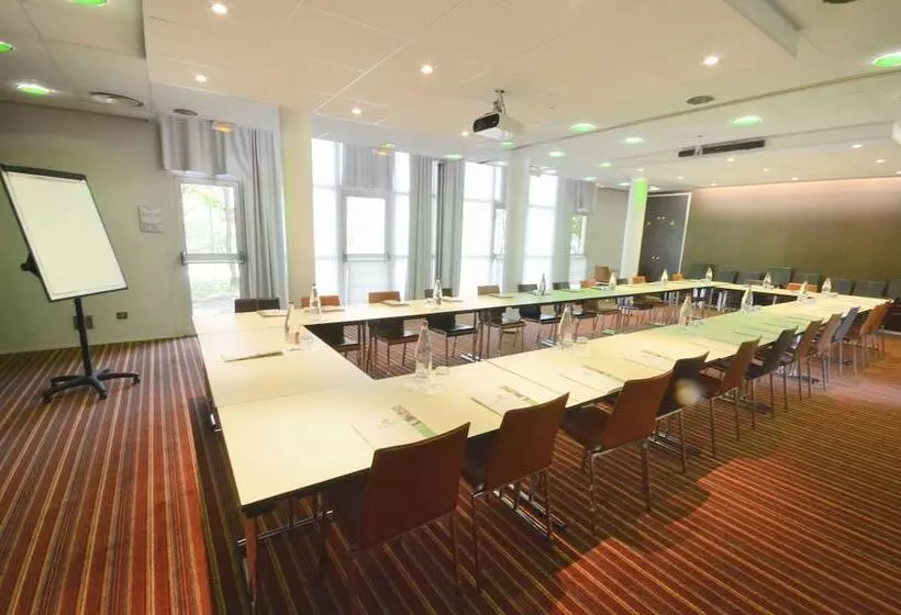 Greenhotels Roissy Parc Des Expositions