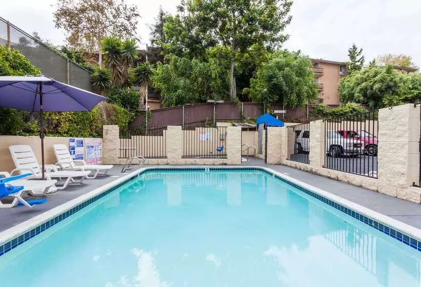 Howard Johnson By Wyndham San Diego Hotel Circle