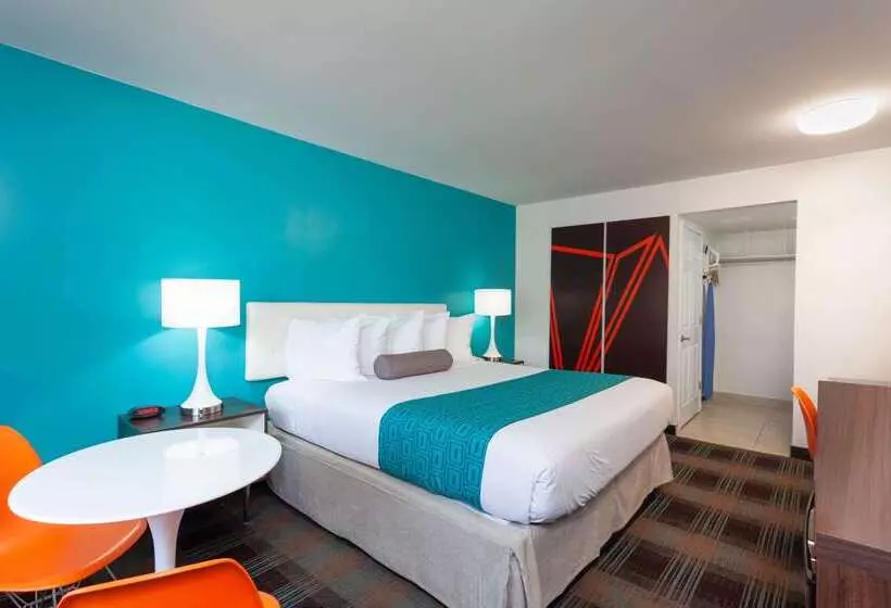 Howard Johnson By Wyndham San Diego Hotel Circle