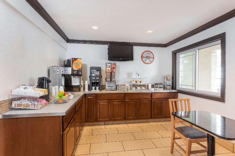 Howard Johnson By Wyndham San Diego Hotel Circle