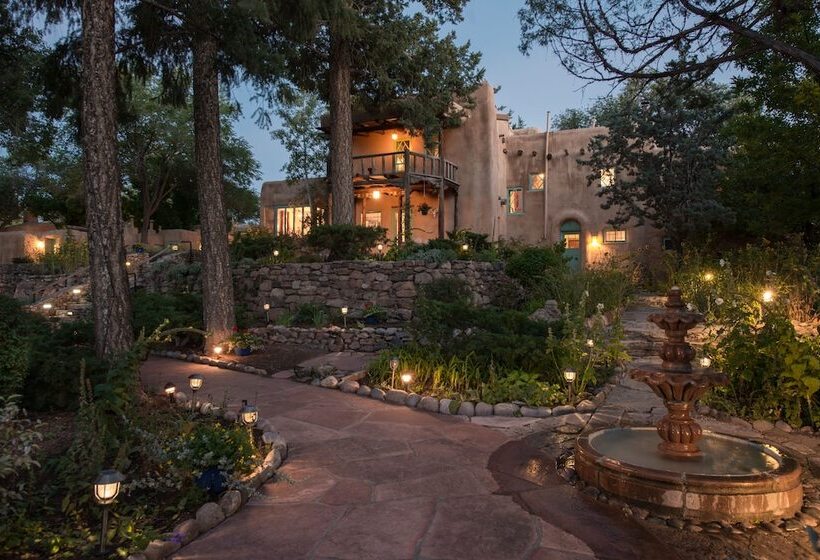 فندق Inn Of The Turquoise Bear