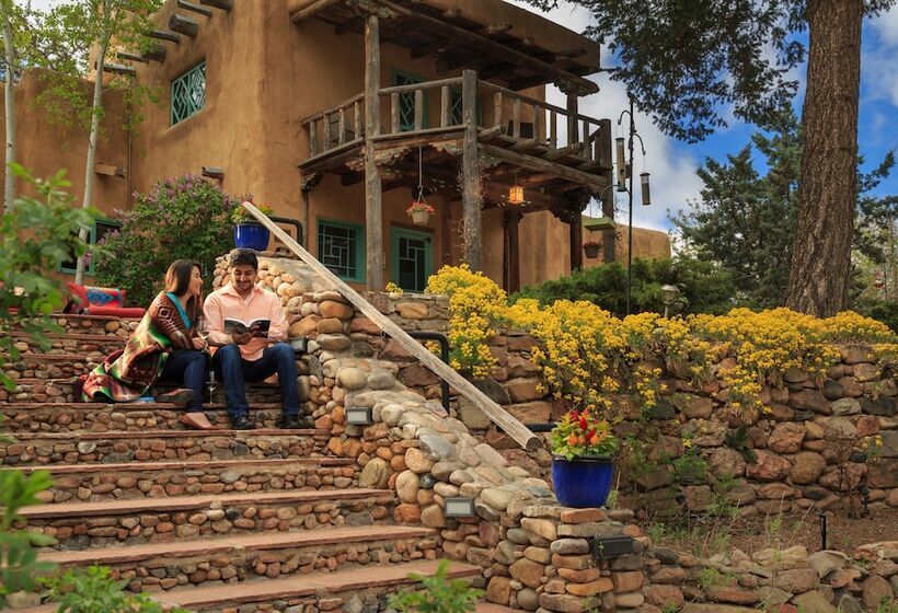 فندق Inn Of The Turquoise Bear