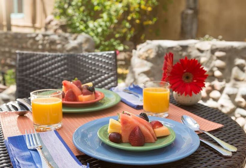 فندق Inn Of The Turquoise Bear