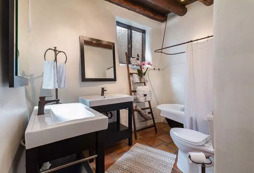 Отель Inn Of The Turquoise Bear