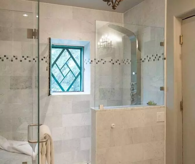 Отель Inn Of The Turquoise Bear