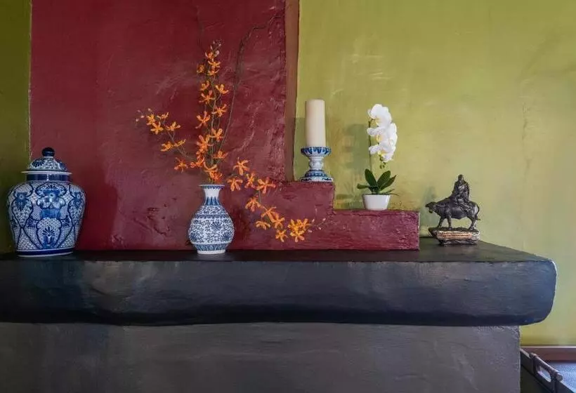 Отель Inn Of The Turquoise Bear