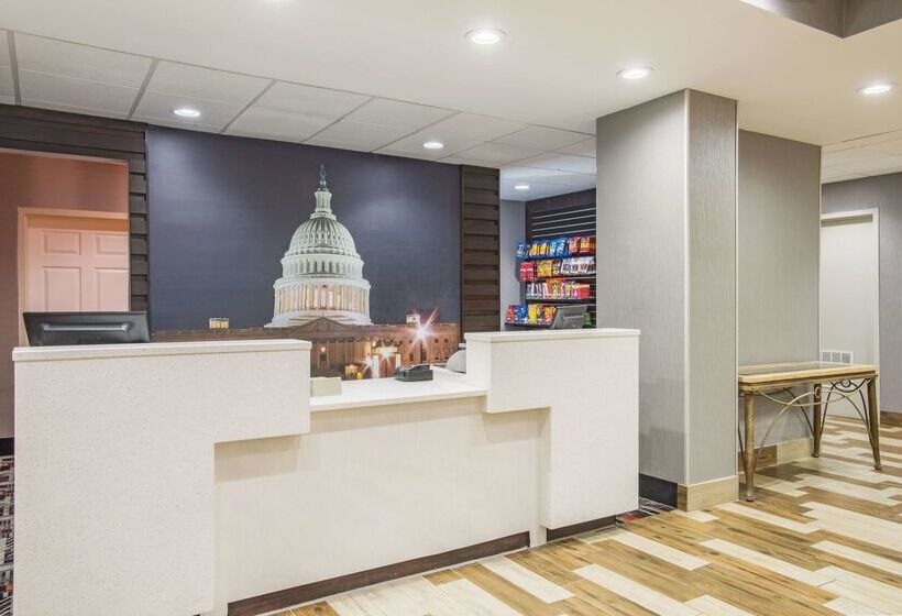 Отель La Quinta Inn & Suites By Wyndham Dc Metro Capital Beltway