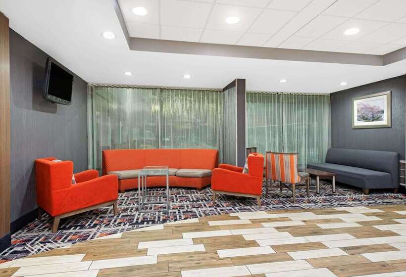 Отель La Quinta Inn & Suites By Wyndham Dc Metro Capital Beltway