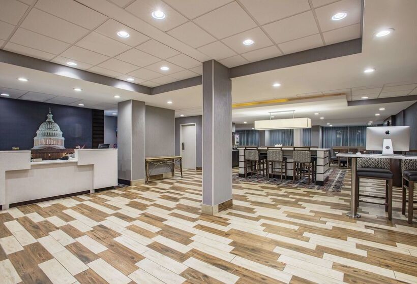 Отель La Quinta Inn & Suites By Wyndham Dc Metro Capital Beltway