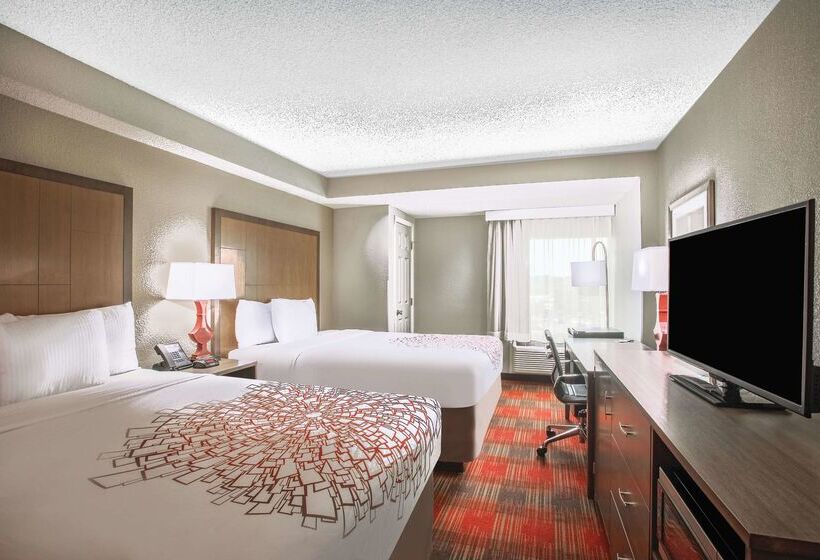 Отель La Quinta Inn & Suites By Wyndham Dc Metro Capital Beltway