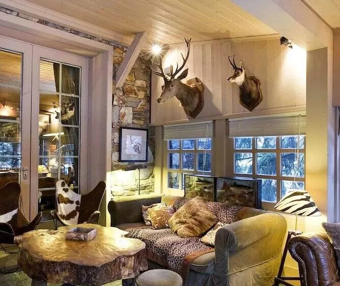 Отель Lodge Park