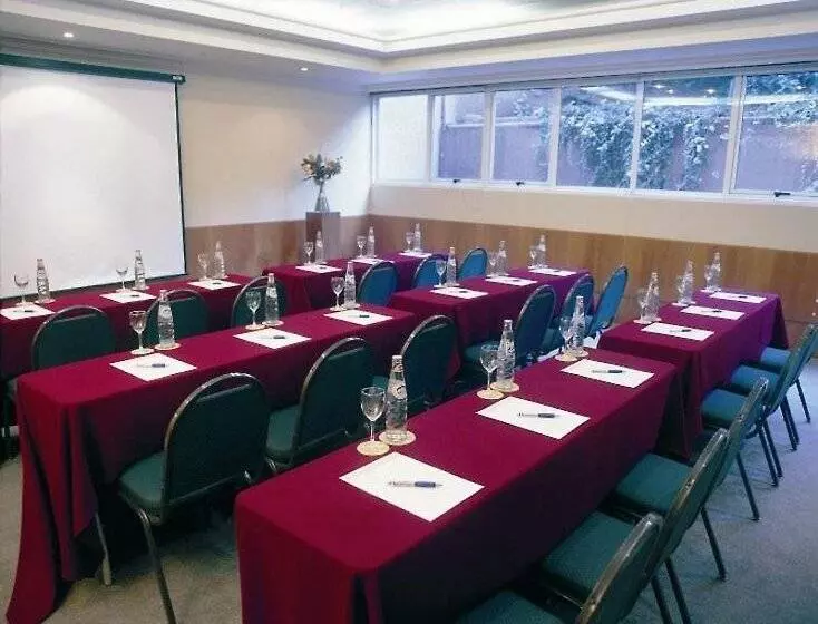 בית מלון כפרי NH Ciudad De Santiago