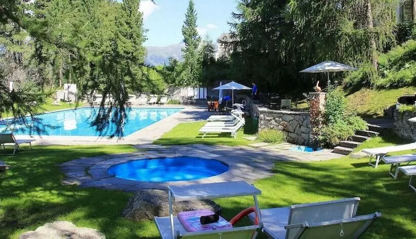 Отель Saratz Pontresina