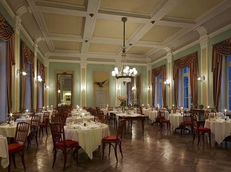 Отель Saratz Pontresina