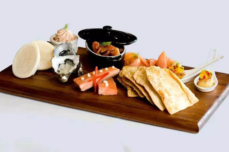 Отель Strahan Village