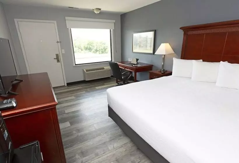 Отель Sunrise Inn Williamstown