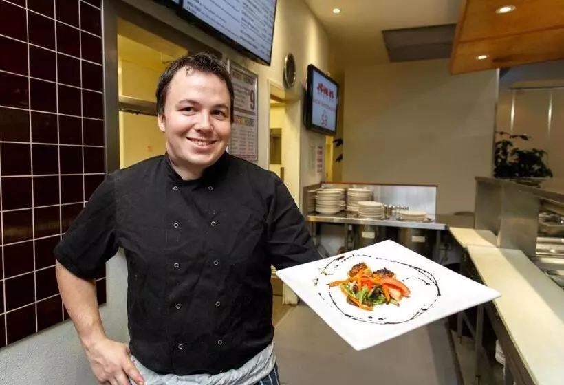 Hotelli Thurgoona Country Club Resort