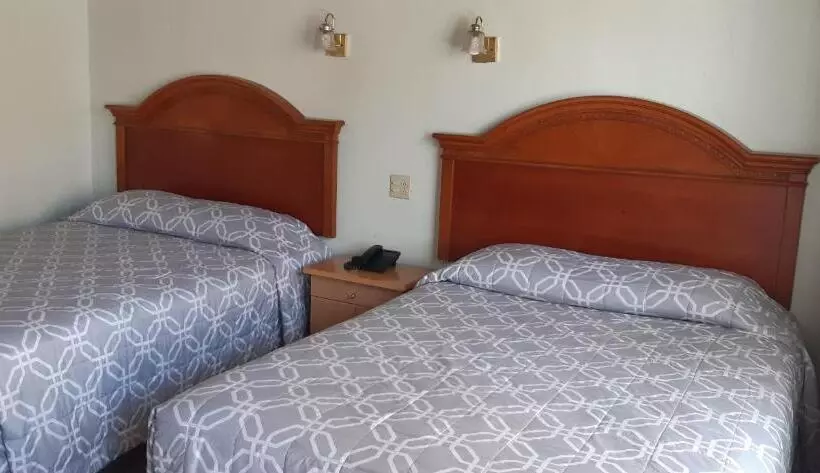 هتل Villa Fontana Inn