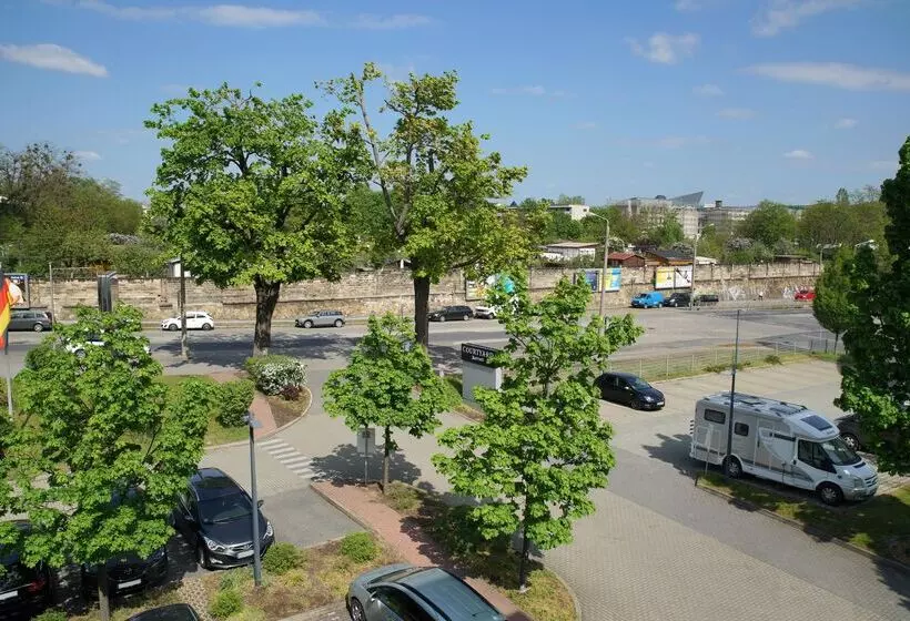 בית מלון כפרי Courtyard By Marriott Dresden
