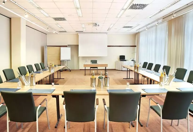 בית מלון כפרי Courtyard By Marriott Dresden