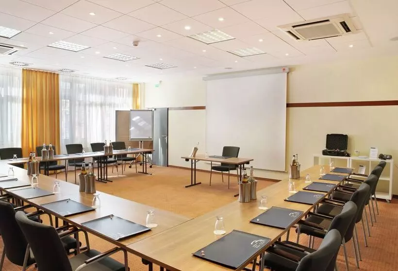 בית מלון כפרי Courtyard By Marriott Dresden