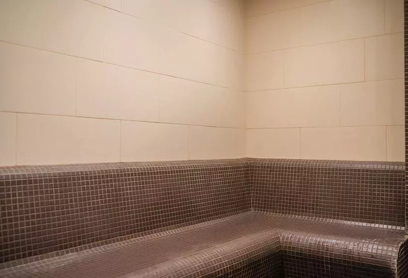 هتل Homaris West Side