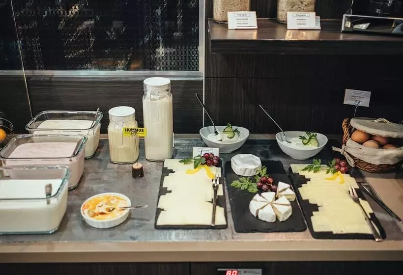 هتل Homaris West Side