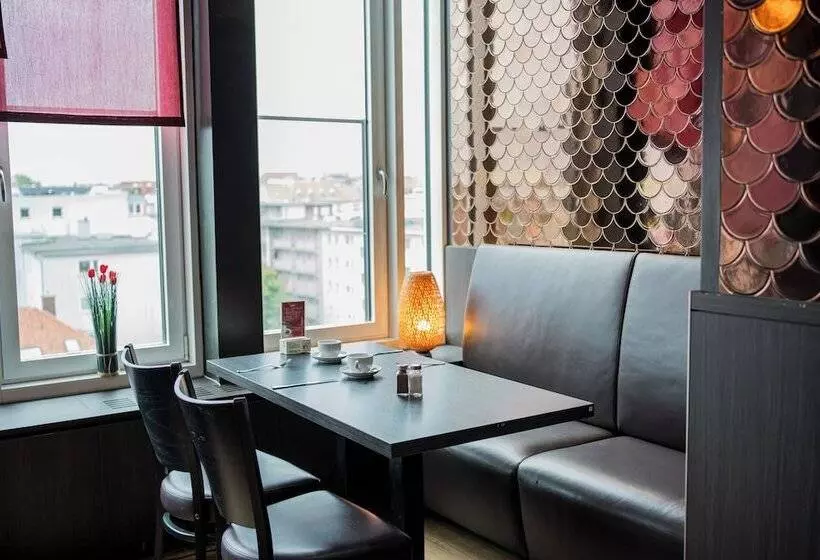 هتل Homaris West Side