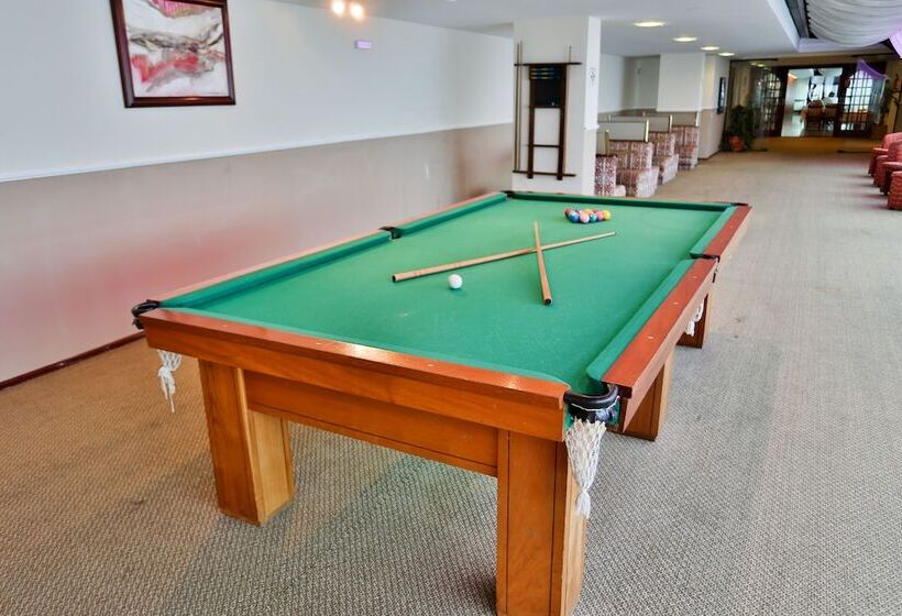 هتل Home Green Home