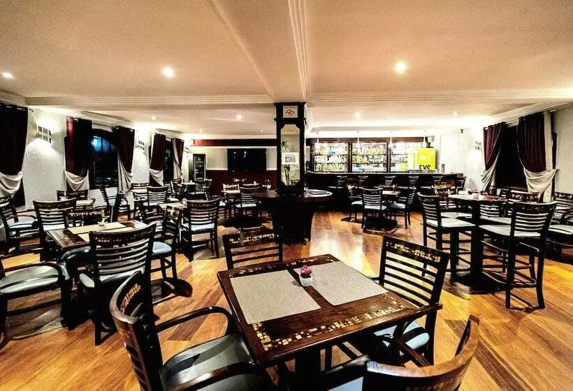 هتل Home Green Home