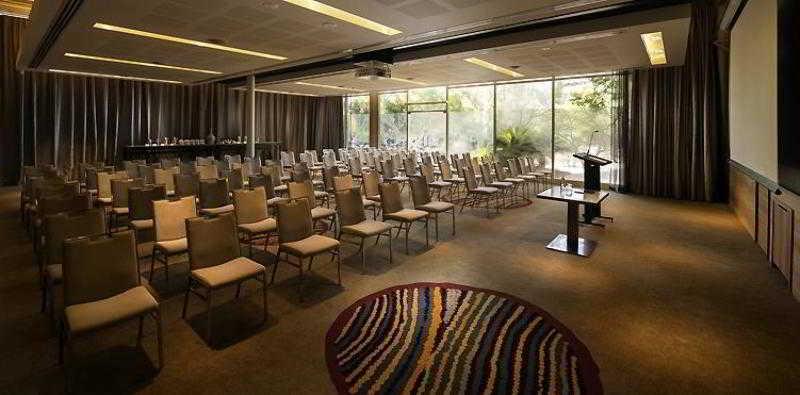 Hotel Sails In The Desert