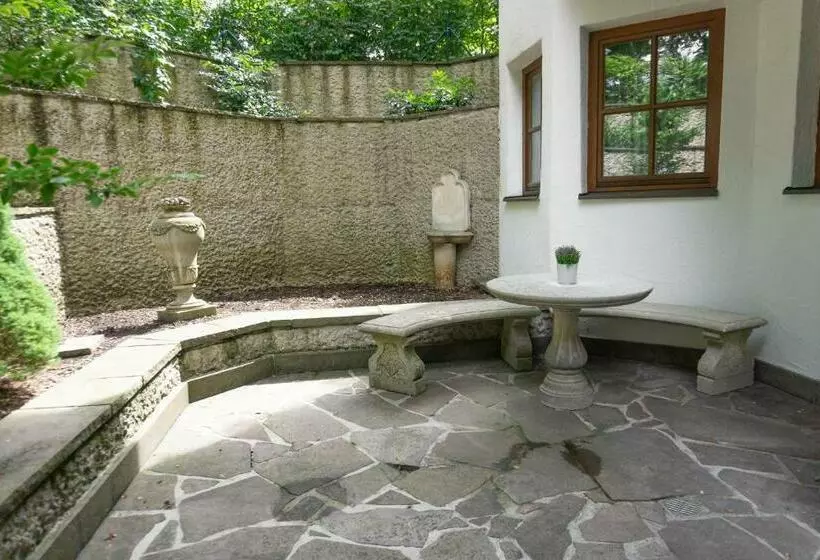 Отель Schrenkhof