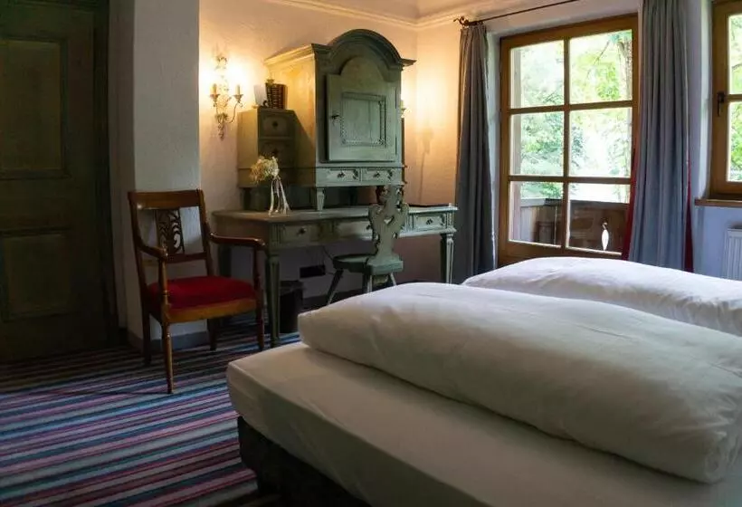 Отель Schrenkhof