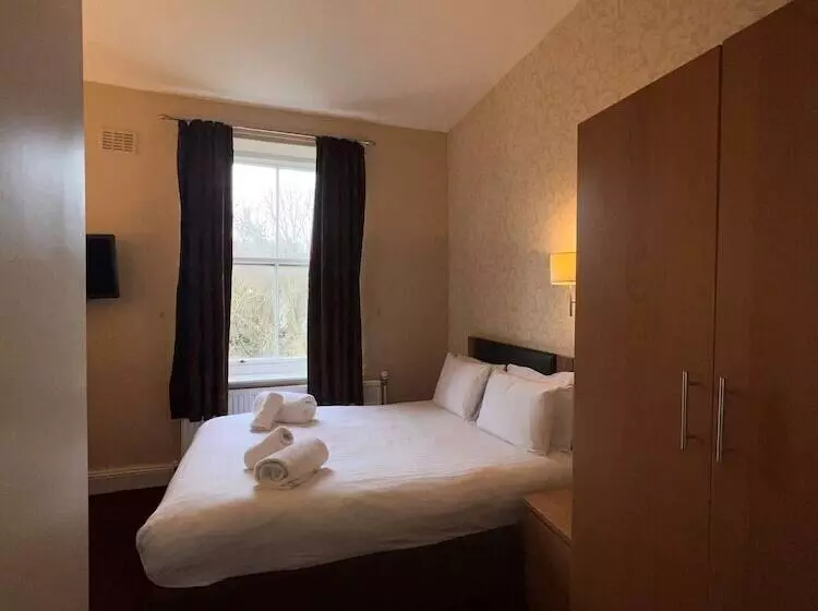 Отель The Crown