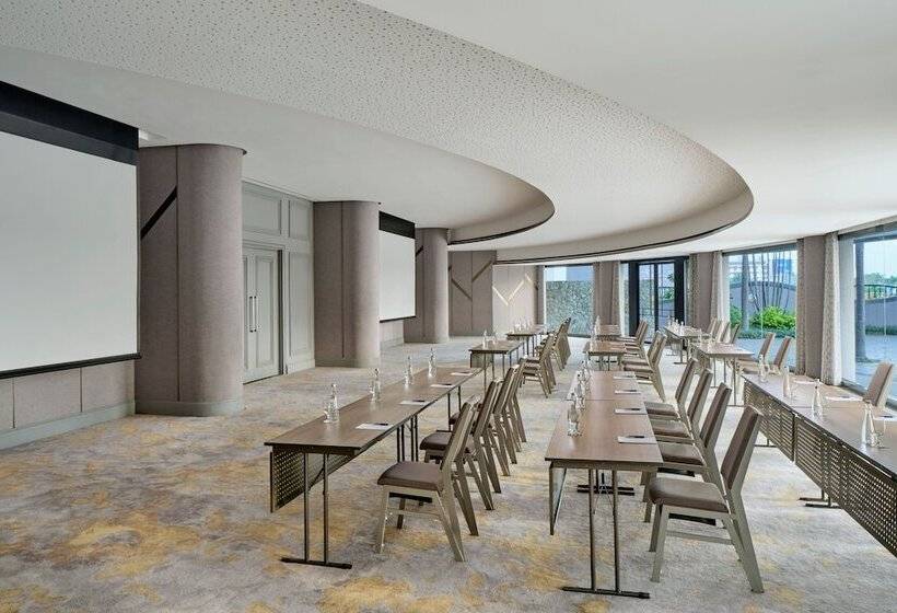 Sheraton Surabaya Hotel & Towers