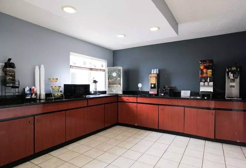 酒店 Baymont By Wyndham Flint Airport North